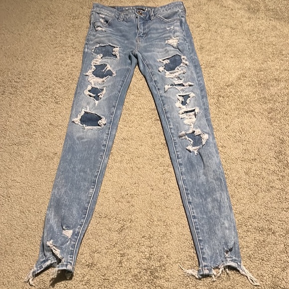 American Eagle distressed jeans - Picture 3 of 4